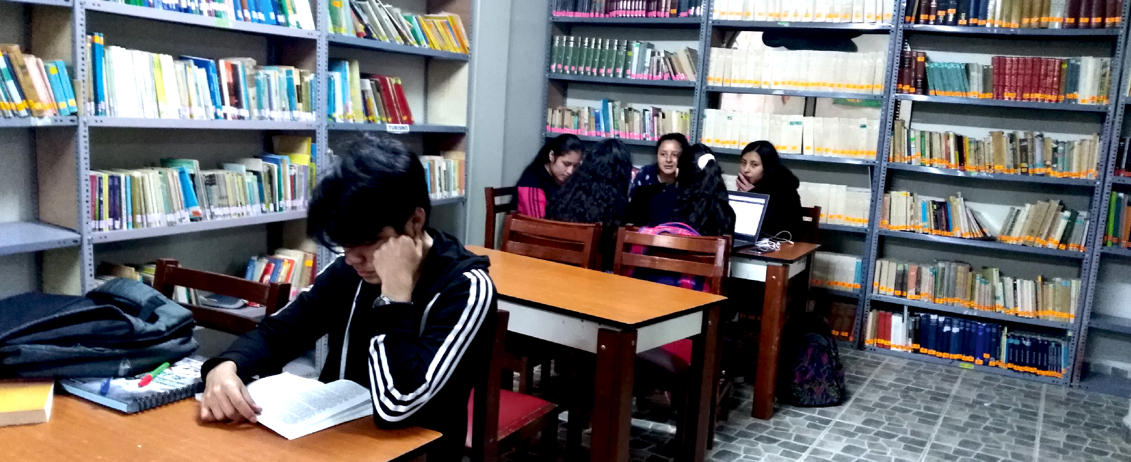 BIBLIOTECA MUNICIPAL ARTURO ZUBIATE ZABARBURÚ
