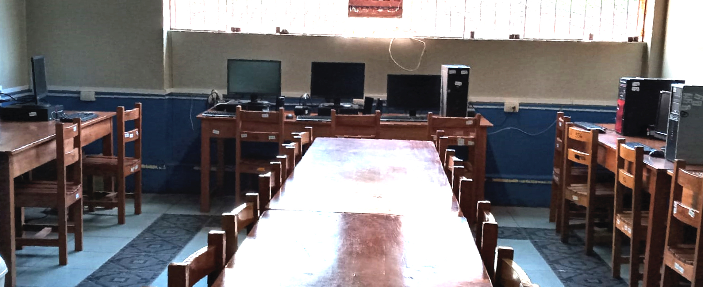 BIBLIOTECA MUNICIPAL DE URUBAMBA