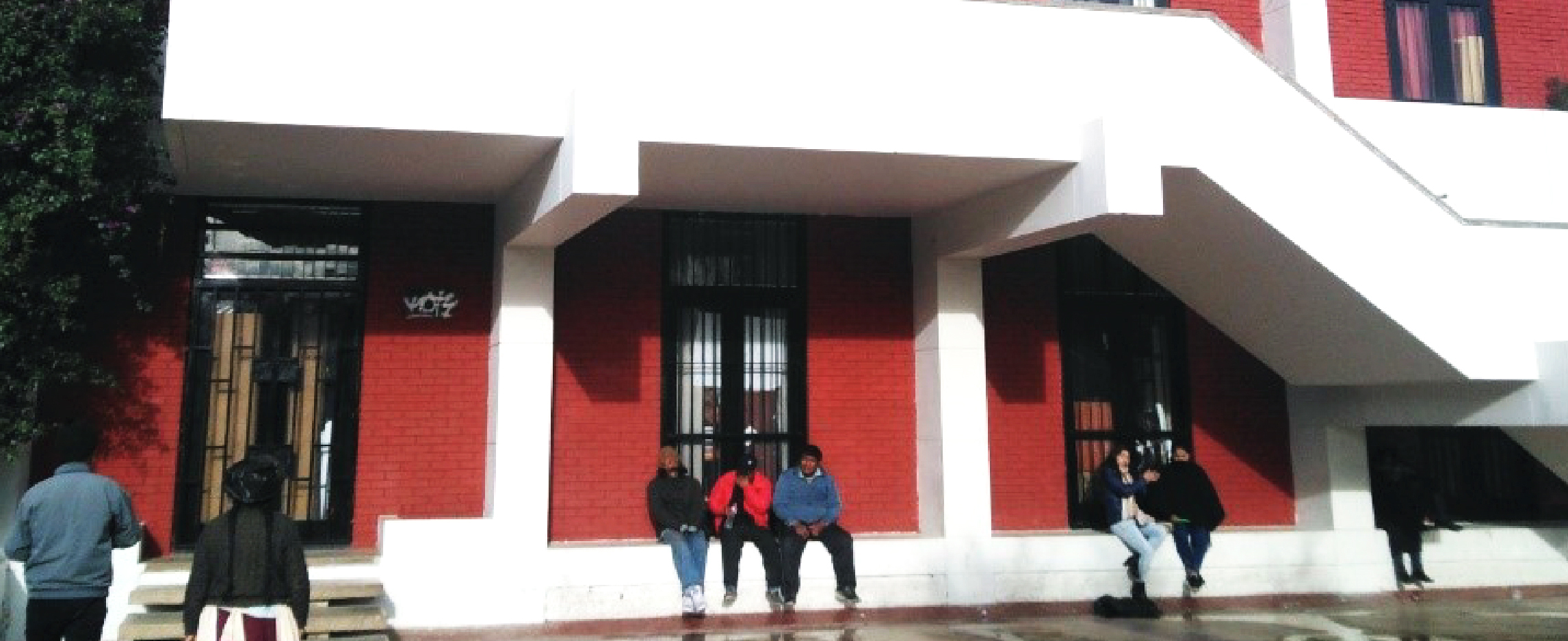 BIBLIOTECA MUNICIPAL " ALEJANDRO O. DEUSTUA"