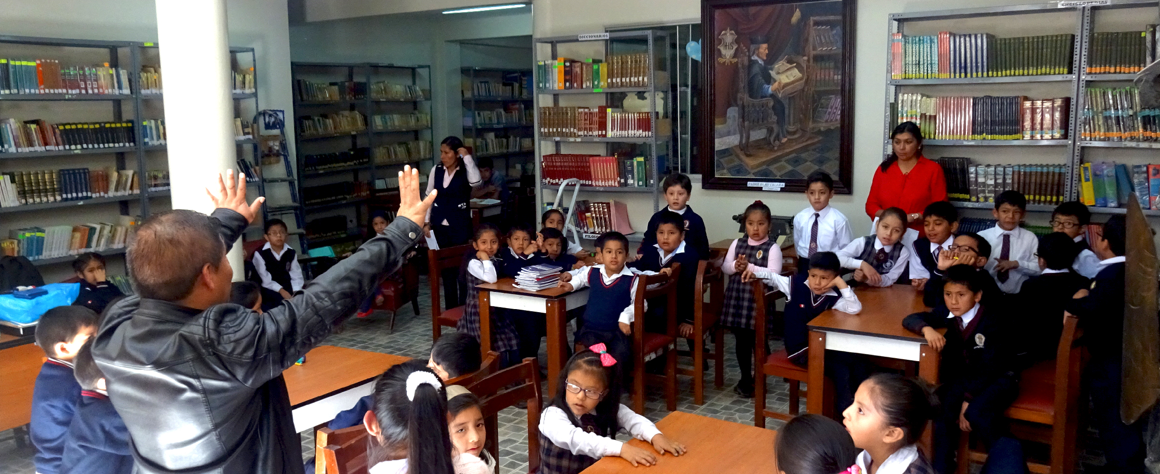 BIBLIOTECA MUNICIPAL ARTURO ZUBIATE ZABARBURÚ